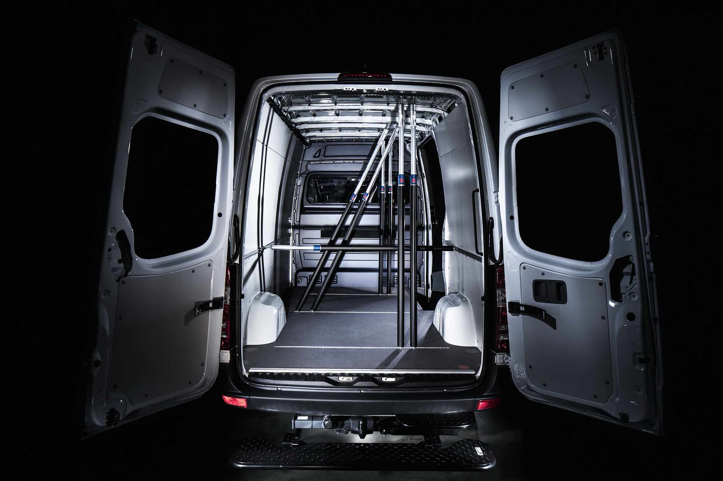 Bodenplatte im Mercedes Sprinter